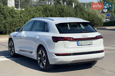 Внедорожник / Кроссовер Audi e-tron 2020 в 