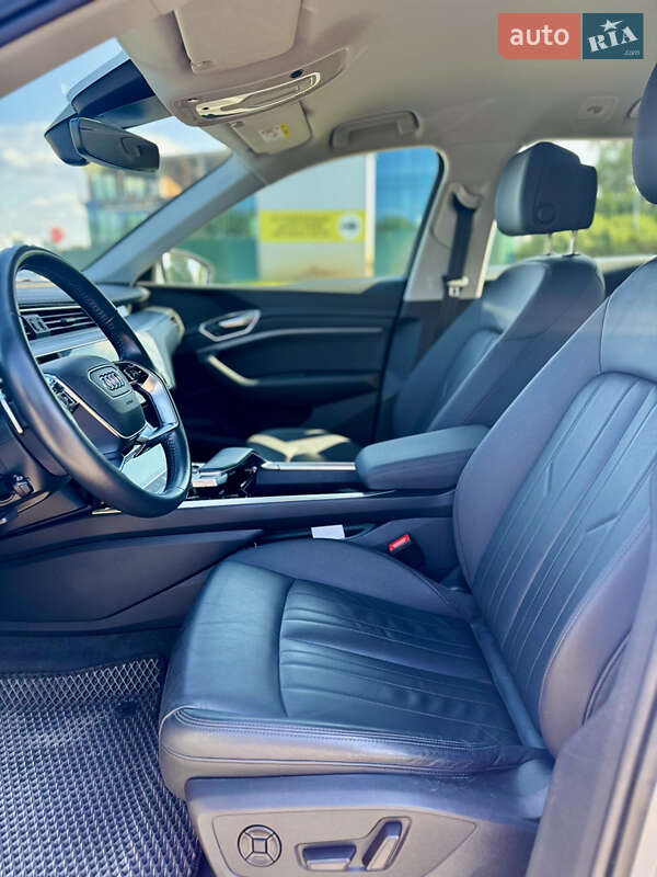 Внедорожник / Кроссовер Audi e-tron 2020 в Киеве