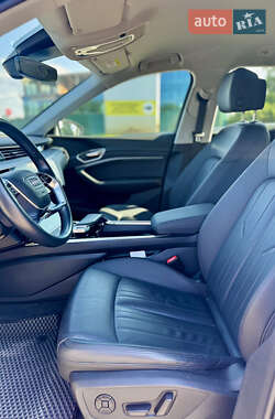 Внедорожник / Кроссовер Audi e-tron 2020 в 