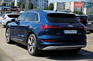 Внедорожник / Кроссовер Audi e-tron 2018 в 