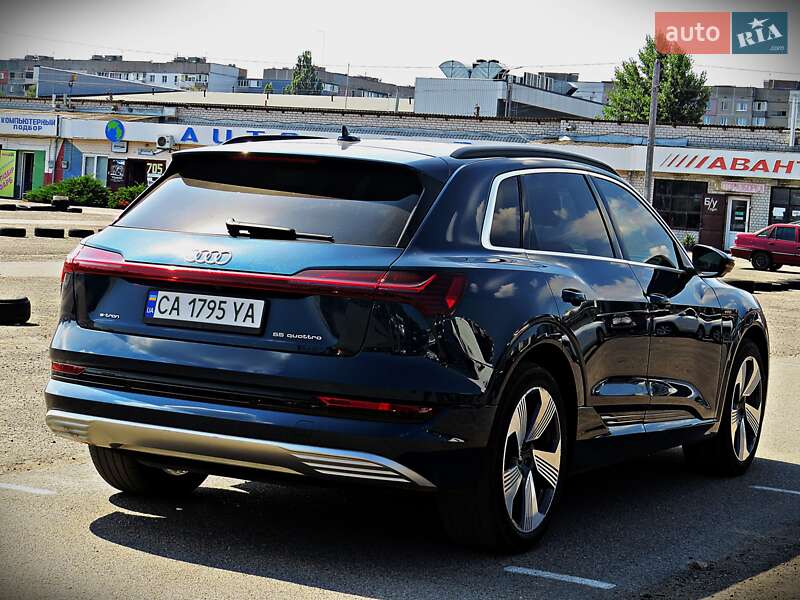 Позашляховик / Кросовер Audi e-tron 2018 в Черкасах