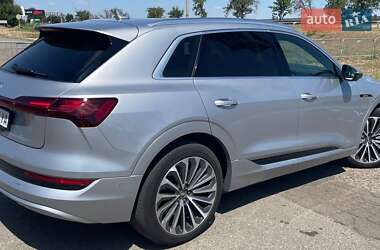 Внедорожник / Кроссовер Audi e-tron 2019 в 