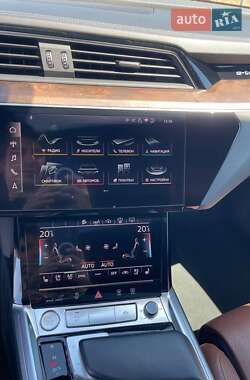 Внедорожник / Кроссовер Audi e-tron 2019 в 