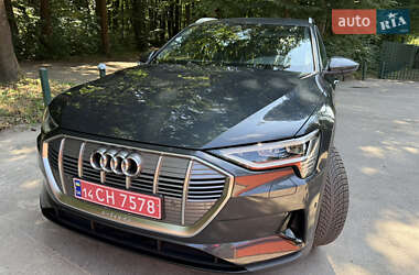 Внедорожник / Кроссовер Audi e-tron 2019 в 
