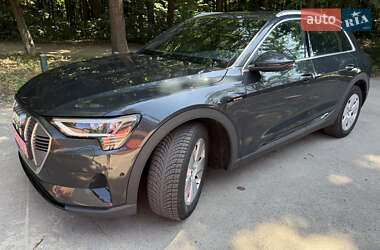 Внедорожник / Кроссовер Audi e-tron 2019 в 