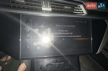 Внедорожник / Кроссовер Audi e-tron 2019 в 