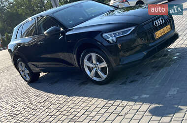 Внедорожник / Кроссовер Audi e-tron 2019 в 