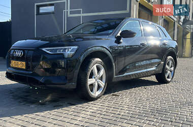Внедорожник / Кроссовер Audi e-tron 2019 в 
