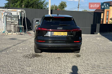Внедорожник / Кроссовер Audi e-tron 2019 в 