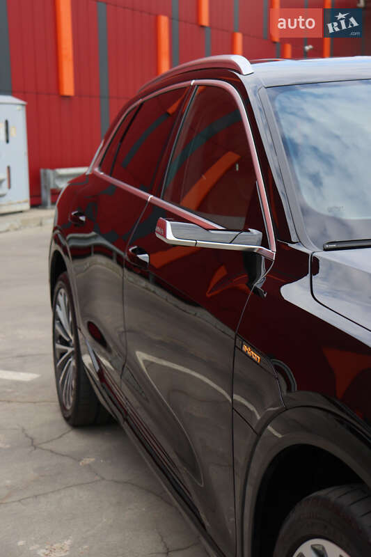 Позашляховик / Кросовер Audi e-tron 2019 в Києві фото 12 Позашляховик / Кросовер Audi e-tron 2019 в Києві