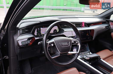 Внедорожник / Кроссовер Audi e-tron 2019 в 