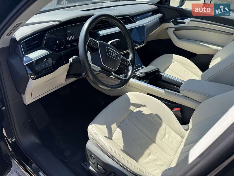 Позашляховик / Кросовер Audi e-tron 2019 в Чернівцях