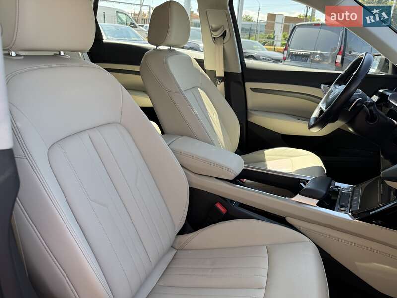 Позашляховик / Кросовер Audi e-tron 2019 в Чернівцях