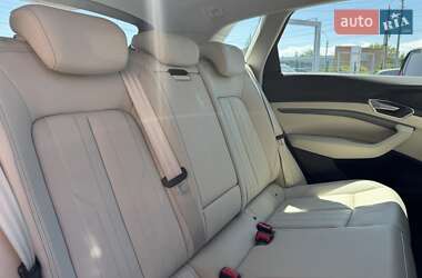 Внедорожник / Кроссовер Audi e-tron 2019 в 