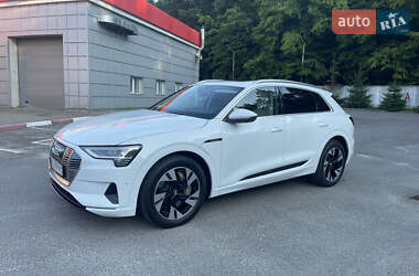 Внедорожник / Кроссовер Audi e-tron 2019 в 