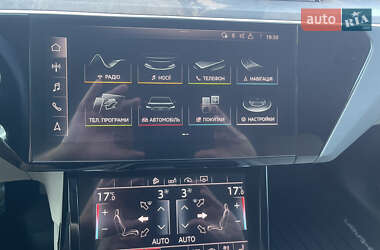 Внедорожник / Кроссовер Audi e-tron 2019 в 