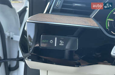 Внедорожник / Кроссовер Audi e-tron 2019 в 