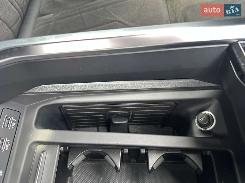 Внедорожник / Кроссовер Audi e-tron 2019 в Киеве