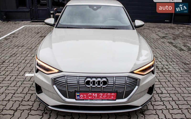 Позашляховик / Кросовер Audi e-tron 2021 в Шептицькому