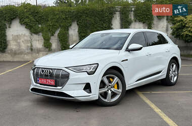 Внедорожник / Кроссовер Audi e-tron 2021 в 
