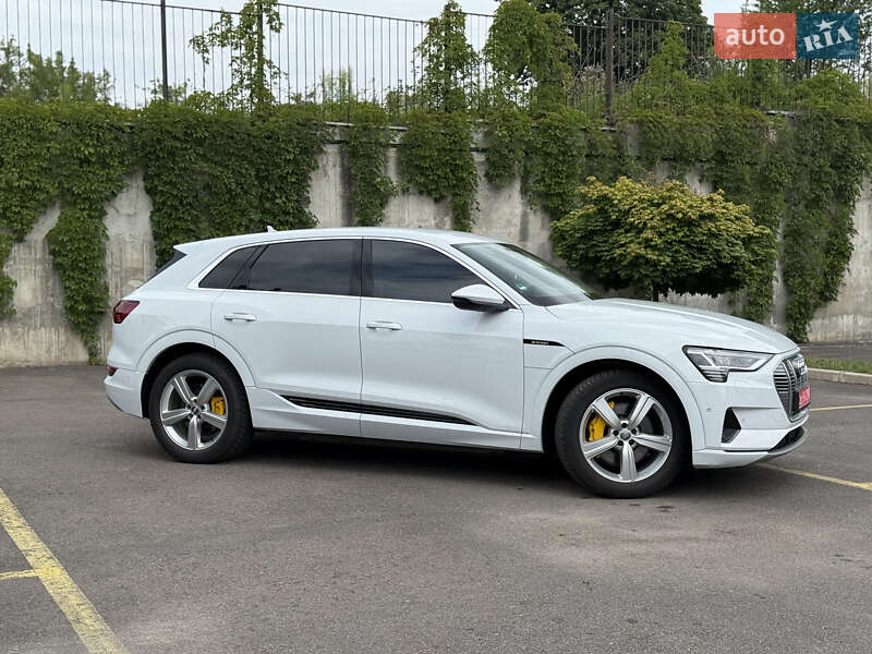Внедорожник / Кроссовер Audi e-tron 2021 в Ровно