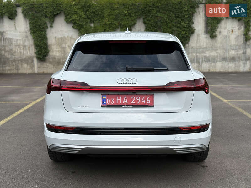 Внедорожник / Кроссовер Audi e-tron 2021 в Ровно