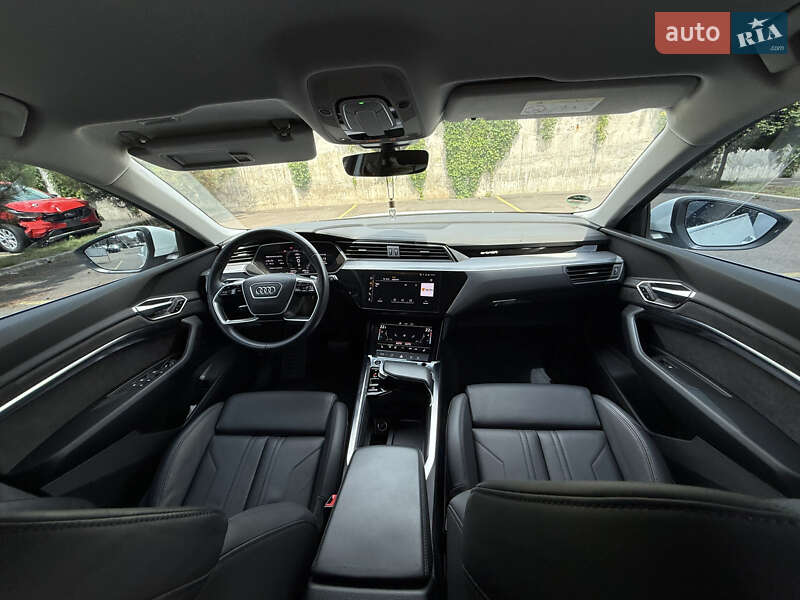 Внедорожник / Кроссовер Audi e-tron 2021 в Ровно