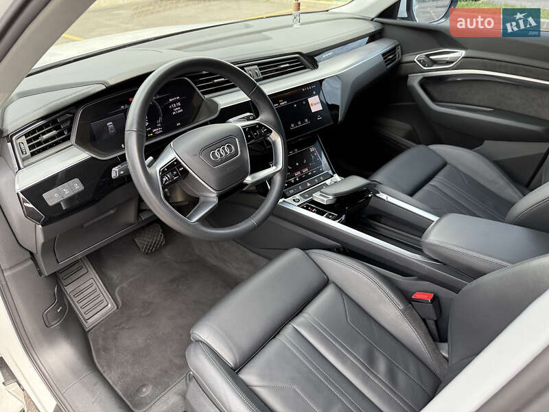 Внедорожник / Кроссовер Audi e-tron 2021 в Ровно