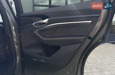 Внедорожник / Кроссовер Audi e-tron 2022 в 
