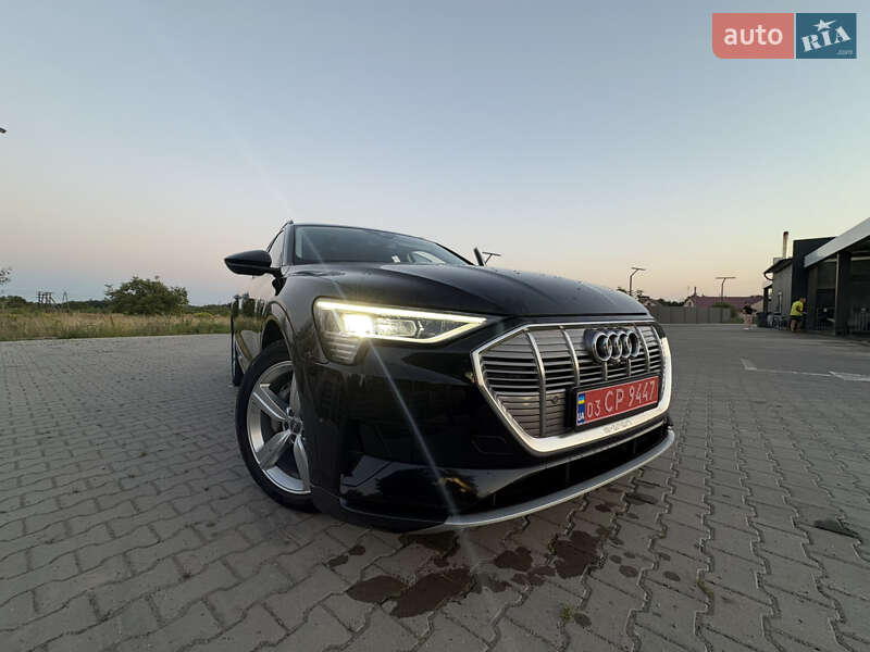 Позашляховик / Кросовер Audi e-tron 2019 в Радехові