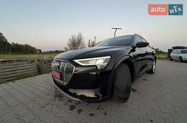 Внедорожник / Кроссовер Audi e-tron 2019 в 