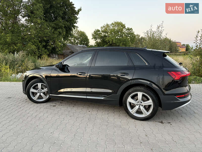 Позашляховик / Кросовер Audi e-tron 2019 в Радехові