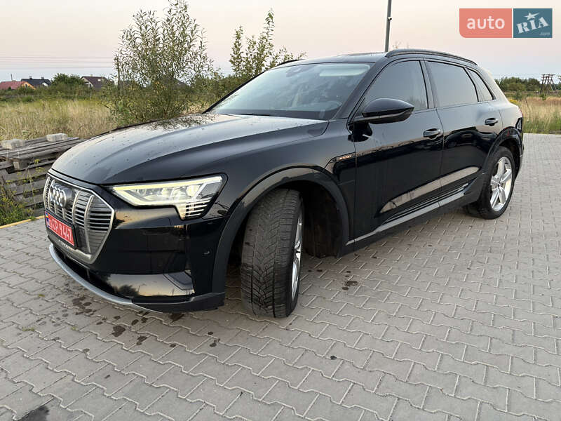Позашляховик / Кросовер Audi e-tron 2019 в Радехові