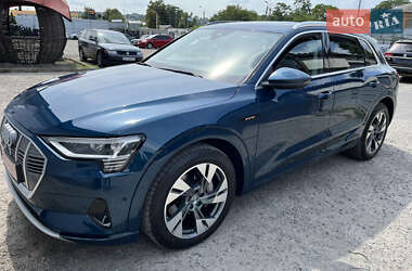 Внедорожник / Кроссовер Audi e-tron 2020 в 