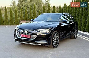 Внедорожник / Кроссовер Audi e-tron 2022 в 