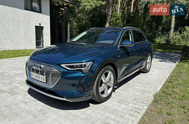 Внедорожник / Кроссовер Audi e-tron 2021 в 