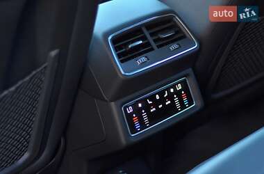 Позашляховик / Кросовер Audi e-tron 2021 в 