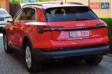 Позашляховик / Кросовер Audi e-tron 2021 в 