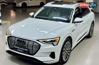 Внедорожник / Кроссовер Audi e-tron 2019 в 