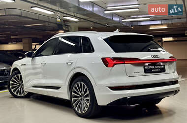 Внедорожник / Кроссовер Audi e-tron 2019 в 