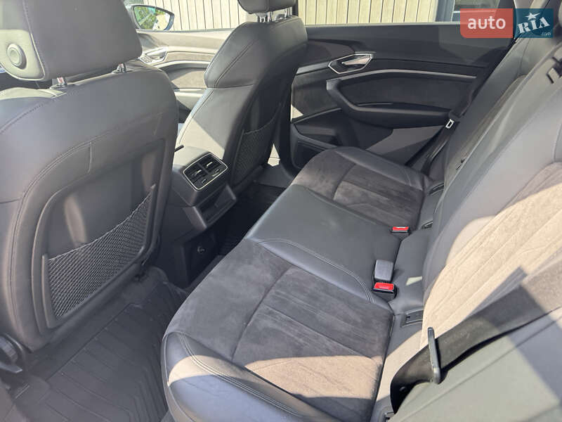 Внедорожник / Кроссовер Audi e-tron 2019 в Тернополе