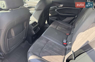 Внедорожник / Кроссовер Audi e-tron 2019 в 