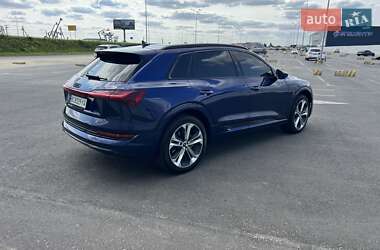 Внедорожник / Кроссовер Audi e-tron 2021 в 
