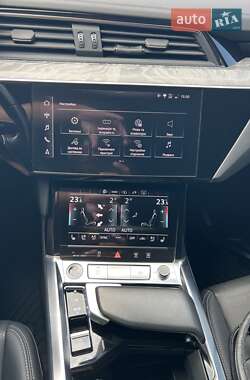 Внедорожник / Кроссовер Audi e-tron 2021 в 