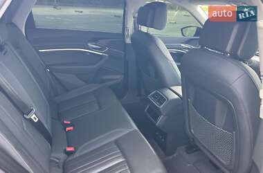 Внедорожник / Кроссовер Audi e-tron 2021 в 
