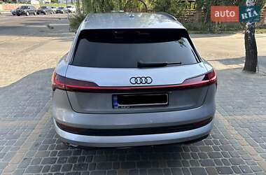 Внедорожник / Кроссовер Audi e-tron 2019 в 