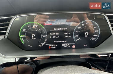 Внедорожник / Кроссовер Audi e-tron 2020 в 
