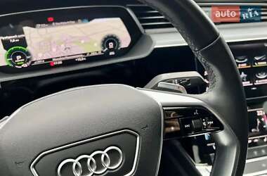 Позашляховик / Кросовер Audi e-tron 2020 в 