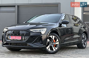 Позашляховик / Кросовер Audi e-tron 2023 в 