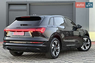 Позашляховик / Кросовер Audi e-tron 2023 в 